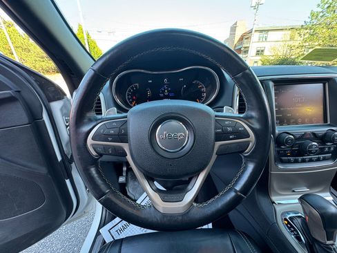 Used 2016 Jeep Grand Cherokee Limited image 16
