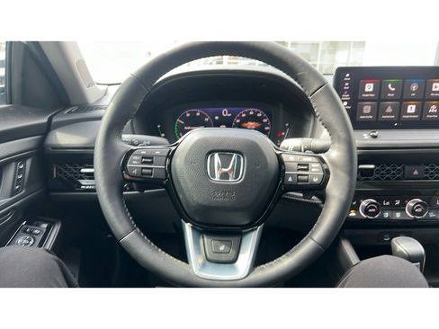 Used 2025 Honda Accord Touring image 9