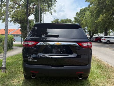 Used 2020 Chevrolet Traverse LS FWD image 4