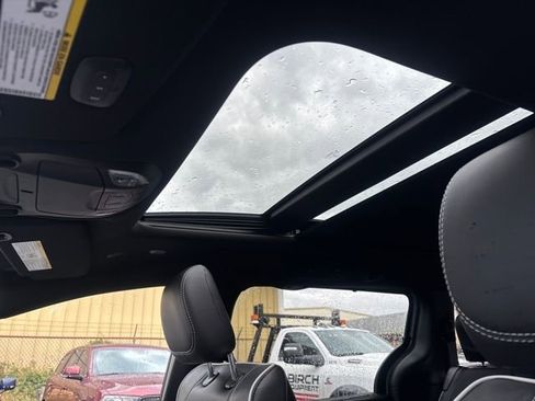 New 2026 Chrysler Pacifica Limited image 29