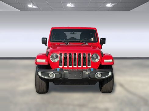 Used 2023 Jeep Wrangler Unlimited Sahara w/ Cold Weather Group AWD/4WD image 10