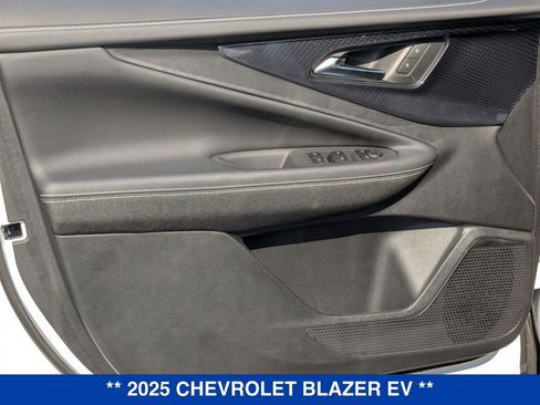 New 2025 Chevrolet Blazer EV LT AWD/4WD image 11