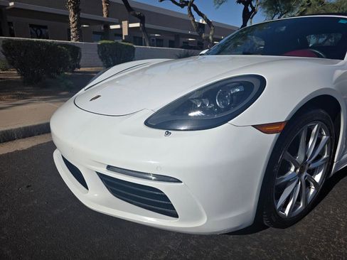 Used 2017 Porsche 718 Boxster RWD image 13
