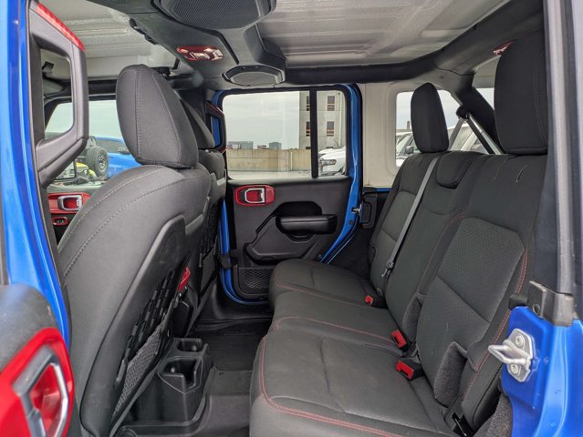 Used 2021 Jeep Wrangler Unlimited Rubicon w/ Cold Weather Group AWD/4WD image 13