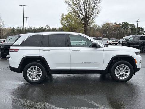 New 2026 Jeep Grand Cherokee Laredo AWD/4WD image 13