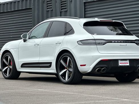 Certified 2024 Porsche Macan S image 3