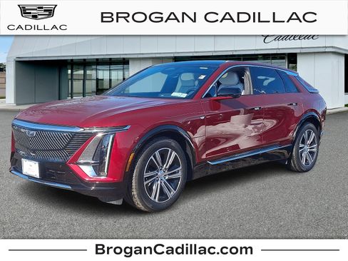 Used 2024 Cadillac Lyriq Luxury image 1