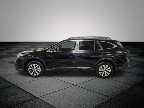 Used 2022 Subaru Outback Premium image 7