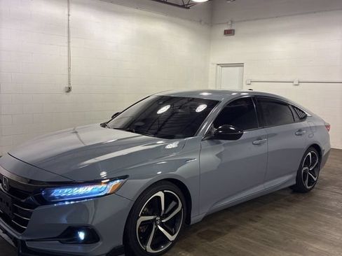 Used 2022 Honda Accord Sport image 2