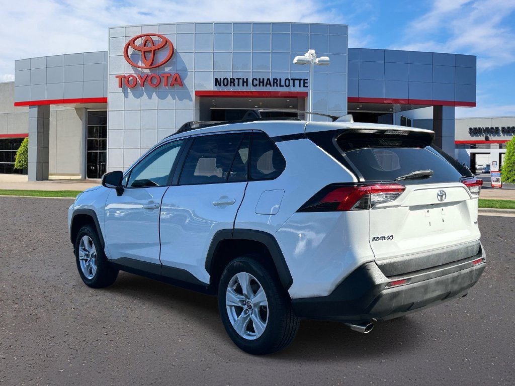 Used 2021 Toyota RAV4 XLE FWD image 5