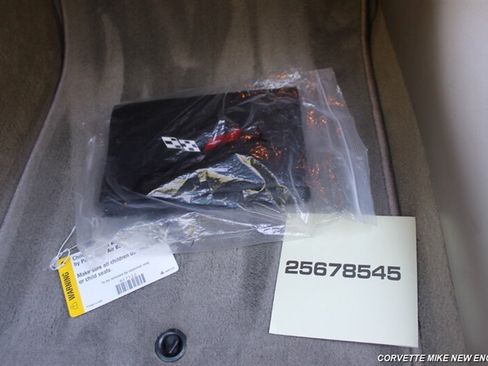 Used 2002 Chevrolet Corvette Coupe w/ Preferred Equipment Group2 RWD image 40