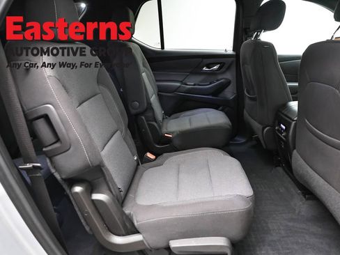 Used 2022 Chevrolet Traverse LT FWD image 23