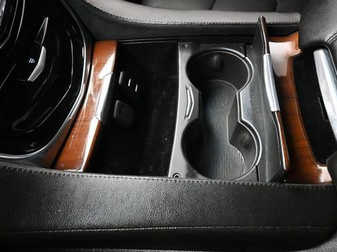 Used 2017 Cadillac Escalade ESV Luxury image 25