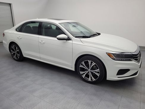 Used 2022 Volkswagen Passat 2.0T SE image 11