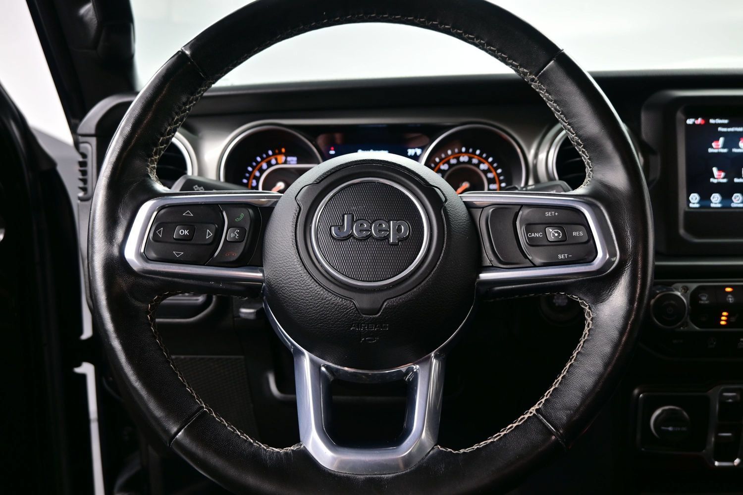 Used 2021 Jeep Wrangler Unlimited Sahara w/ Cold Weather Group AWD/4WD image 23