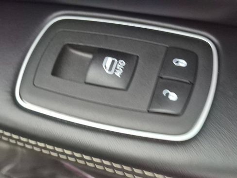 Used 2022 RAM 1500 Limited AWD/4WD image 36