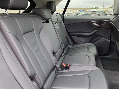 Certified 2023 Audi Q8 Premium image 27