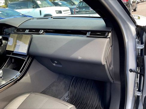 Used 2025 Land Rover Range Rover Velar Dynamic SE image 19