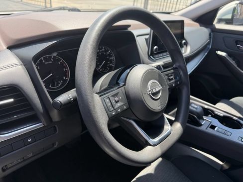 Used 2023 Nissan Rogue SV FWD image 28