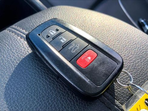 Used 2024 Toyota RAV4 XLE Premium image 28