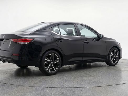 Used 2025 Nissan Sentra SV FWD image 9