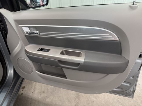 Used 2008 Chrysler Sebring Touring FWD image 9