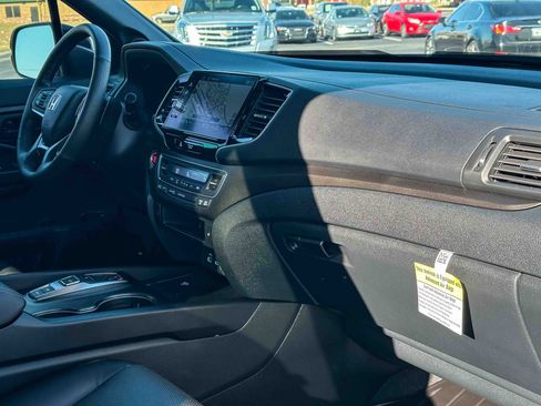 Certified 2024 Honda Ridgeline TrailSport image 19