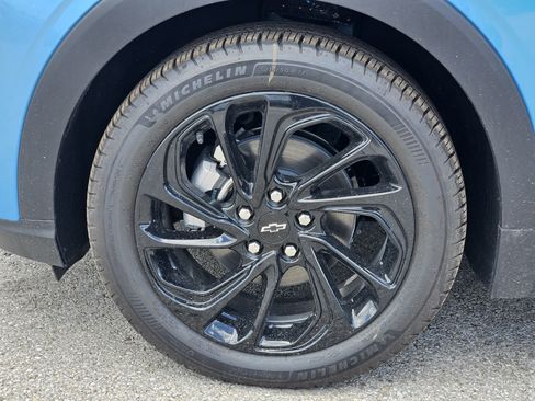 New 2027 Chevrolet Bolt RS w/ Technology Package FWD image 8