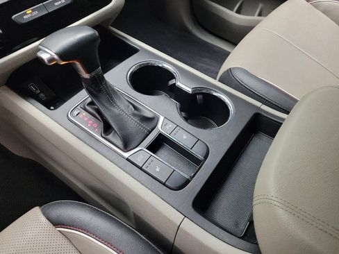 Used 2019 Kia Sedona EX FWD image 26