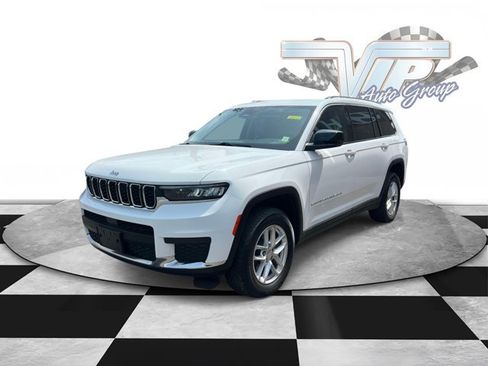 Used 2023 Jeep Grand Cherokee L Laredo w/ Luxury Tech Group I AWD/4WD image 2