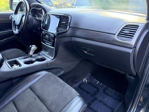 Used 2020 Jeep Grand Cherokee Altitude RWD image 19