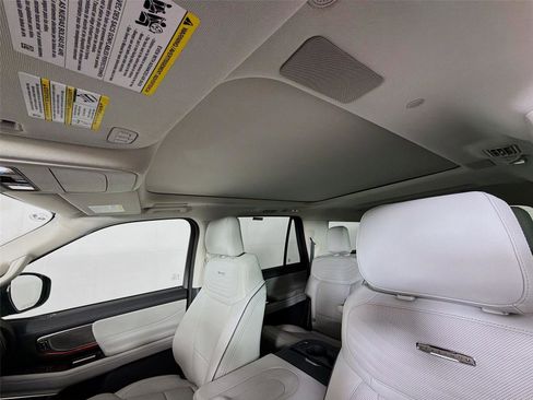 Used 2025 Ford Expedition Platinum w/ Platinum Ultimate Package AWD/4WD image 40