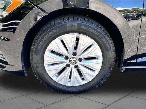Used 2019 Volkswagen Jetta S w/ Driver Assistance Package FWD image 11