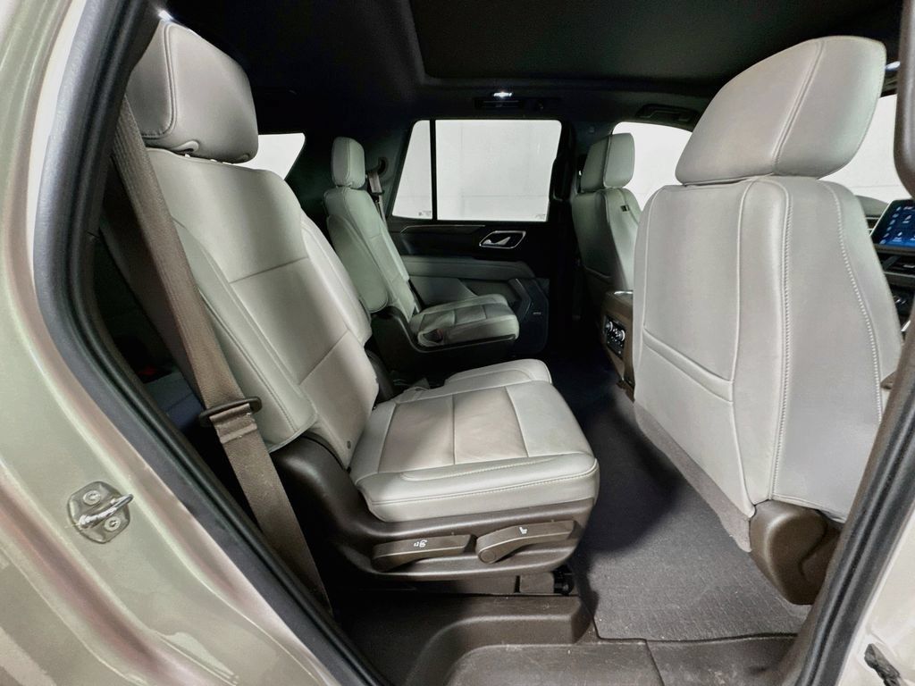 Used 2022 Chevrolet Tahoe LT w/ Luxury Package RWD image 37