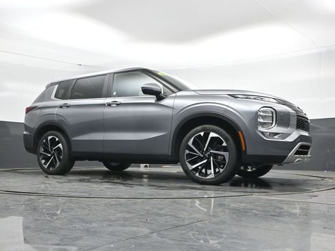 Used 2024 Mitsubishi Outlander SE image 47