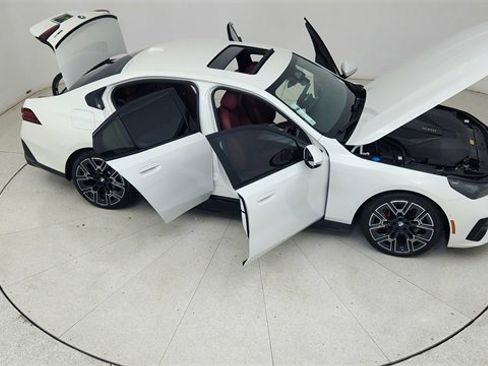 Used 2025 BMW i5 eDrive40i w/ M Sport Package image 80