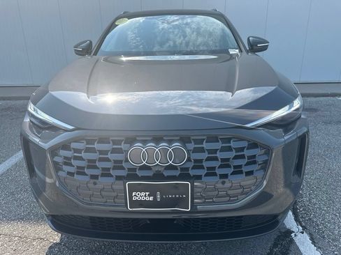 Used 2025 Audi Q5 Premium AWD/4WD image 11