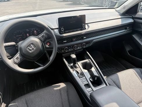 Used 2025 Honda Accord SE image 18