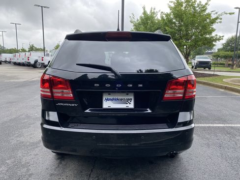 Used 2020 Dodge Journey SE w/ SE Popular Equipment Group FWD image 8
