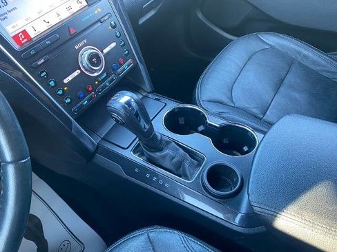 Certified 2019 Ford Explorer Limited w/ Class III Trailer Tow Package image 24