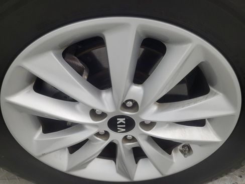 Used 2020 Kia Sorento LX w/ LX I4 Convenience Package FWD image 31
