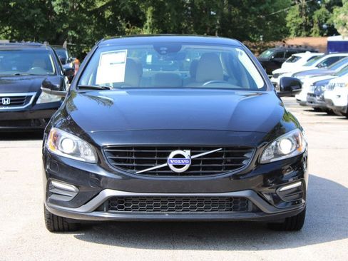 Used 2018 Volvo S60 T5 Dynamic w/ Vision Package FWD image 2