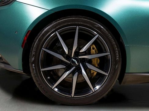 Used 2023 Aston Martin DB11 Volante image 42