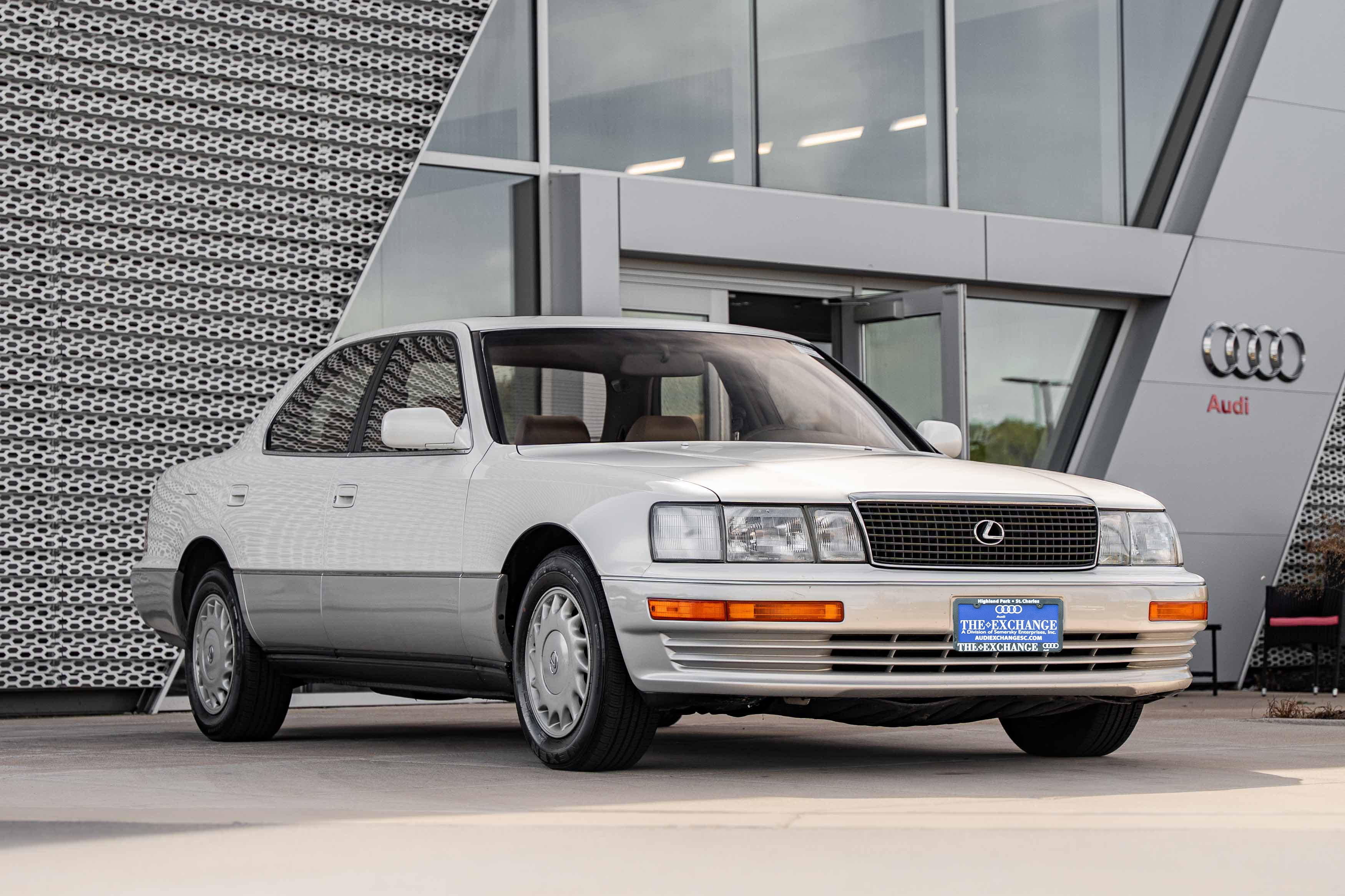 Used 1992 Lexus LS 400 RWD image 1