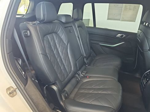 Used 2024 BMW X7 xDrive40i w/ M Sport Package AWD/4WD image 31