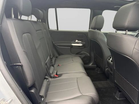Used 2026 Mercedes-Benz GLB 250 image 31