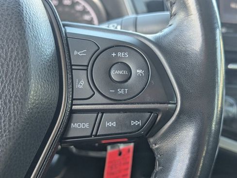 Used 2022 Toyota Camry SE image 16