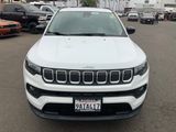 Used 2022 Jeep Compass Latitude image 2