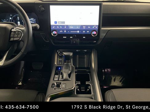 Used 2024 Lexus GX 550 w/ Accessory Package (Z1) AWD/4WD image 13