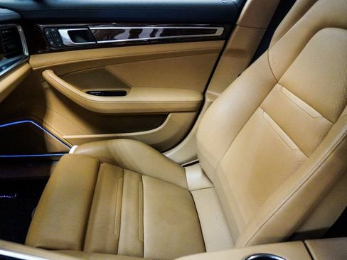 Used 2023 Porsche Panamera 4 Platinum Edition AWD/4WD image 29